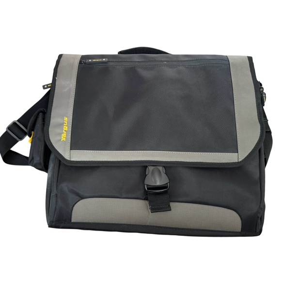 Targus Other - Vintage Targus laptop messager bag unused